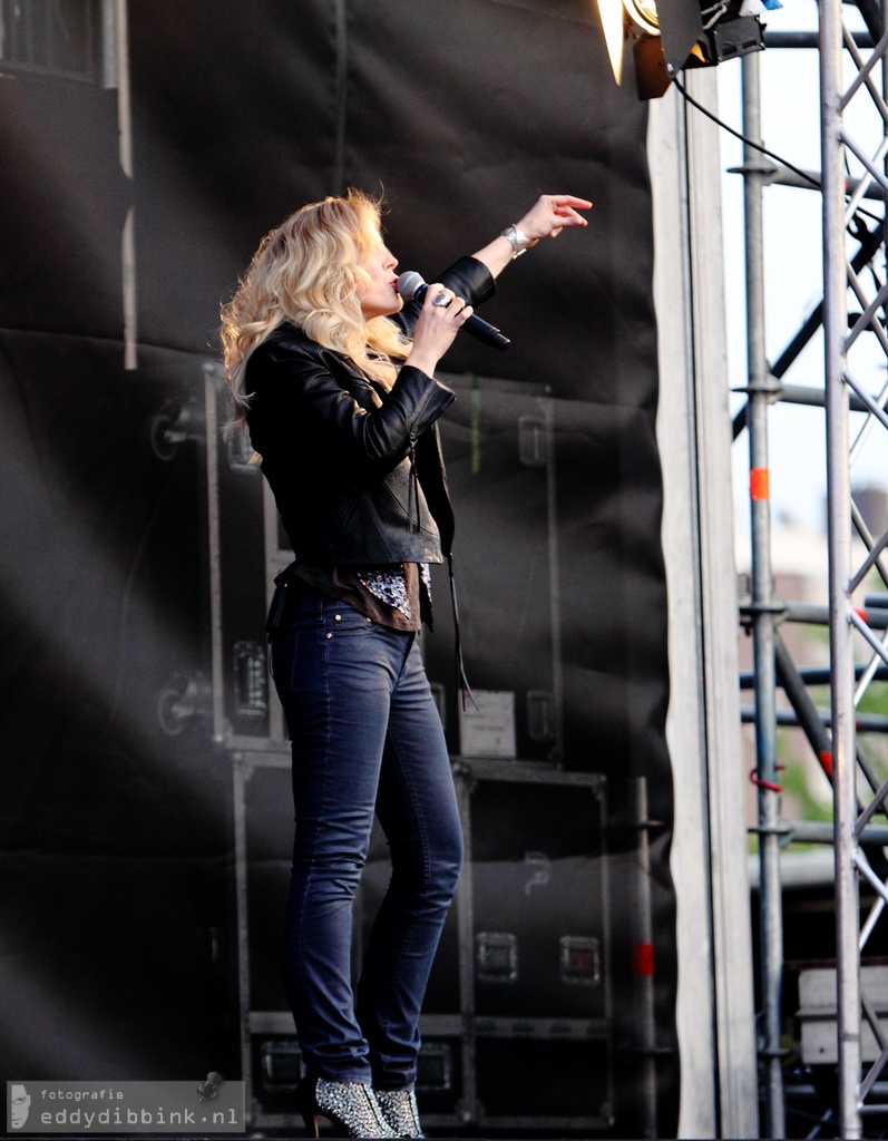 2011-05-05 Ilse de Lange - Bevrijdingsfestival, Zwolle 005